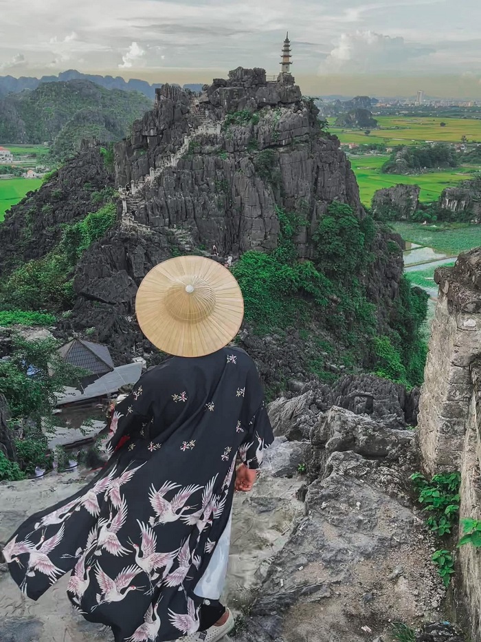 Bạn đừng quên chinh phục Hang Múa lịch trình Ninh Bình 2 ngày 1 đêm 