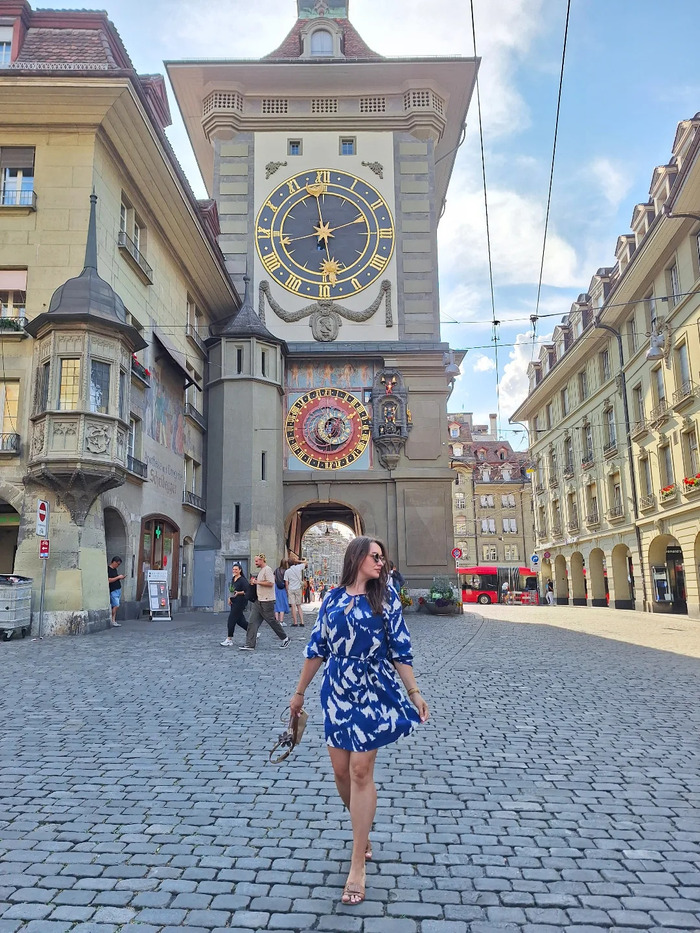 Tháp đồng hồ Zytglogge ở phố cổ Bern Thụy Sĩ