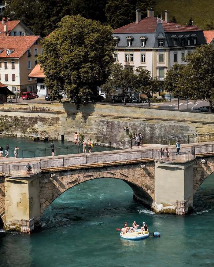 Cầu Untertorbrucke ở phố cổ Bern Thụy Sĩ