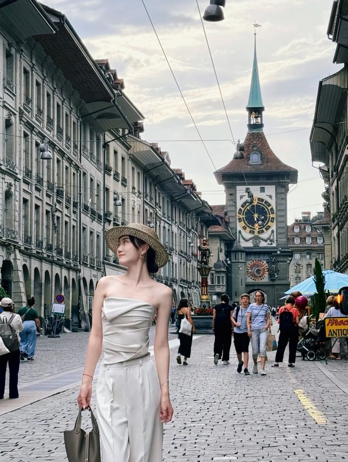 bạn có thể ghé phố cổ Bern Thụy Sĩ vào bất cứ thời điểm nào trong năm
