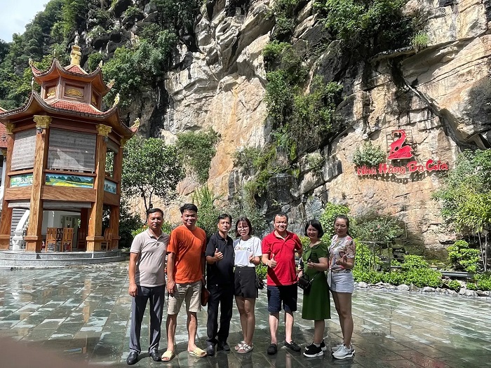 Không gian quán ăn ngon ở Ninh Bình tràn ngập thiên nhiên