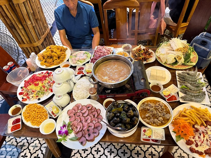 Quán ăn ngon ở Ninh Bình bài trí đẹp mắt