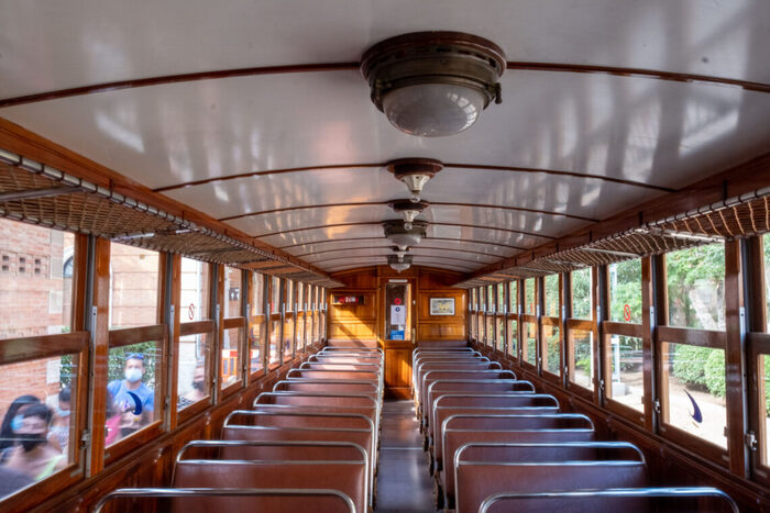 Trải nghiệm đi chuyến tàu cổ Tren de Sóller ở thị trấn Sóller Tây Ban Nha