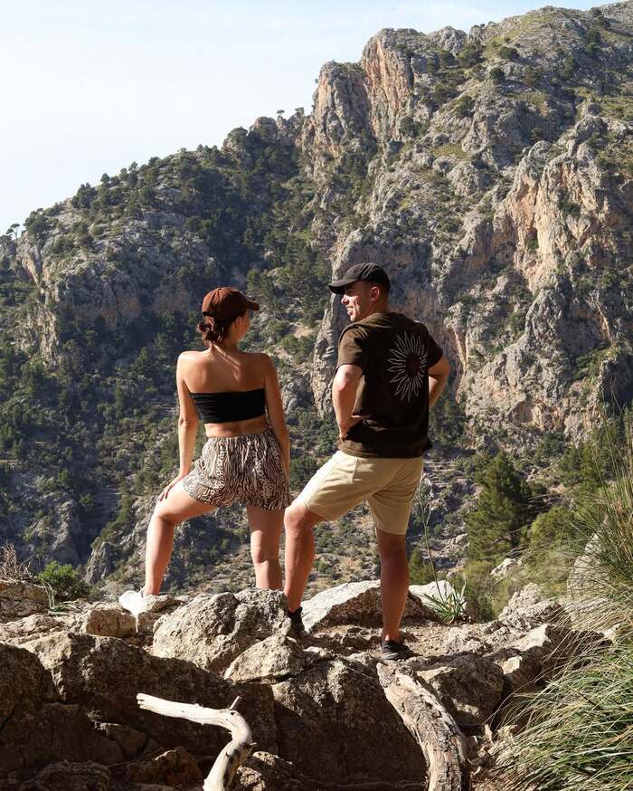trekking núi khi đến thị trấn Sóller Tây Ban Nha