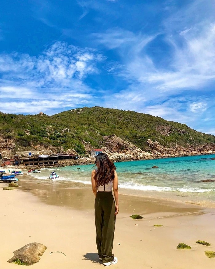 tháng 7 nên đi du lịch ở đâu miền Trung tháng 7 nên đi du lịch ở đâu miền Trung Biển Cam Ranh xanh mướt, hoang sơ