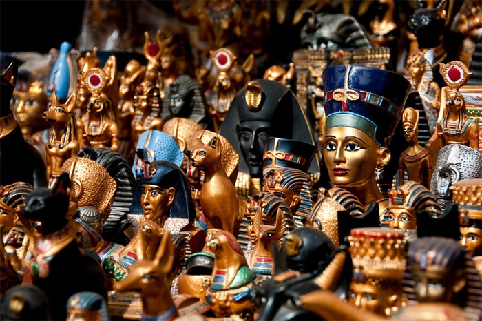 Ai Cập mua gì làm quà? Gợi ý cho du khách là Pharaoh và tượng Nhân Sư - Ảnh: Du Lịch Ai Cập