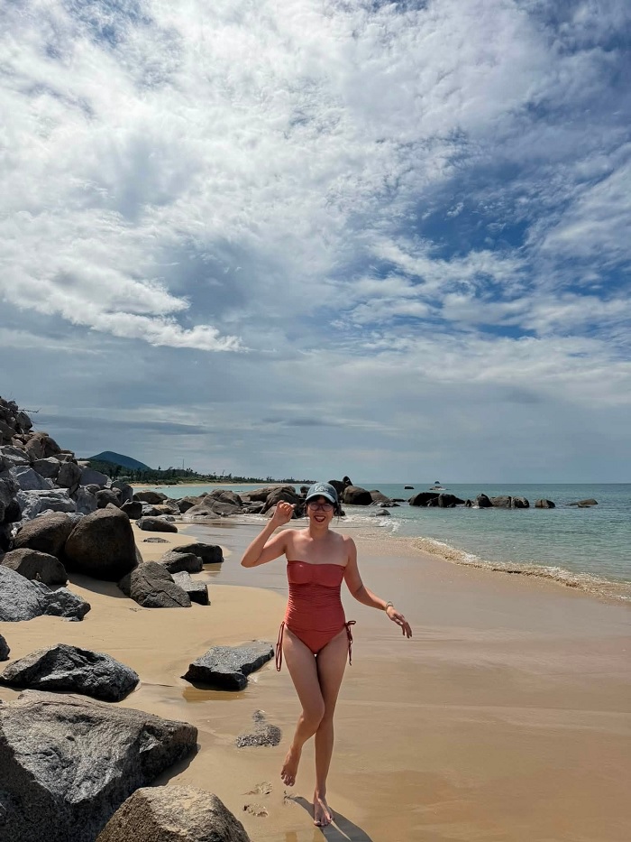 Biển Kỳ Xuân Hà Tĩnh nằm cách trung tâm Hà Tĩnh chưa đến 50km