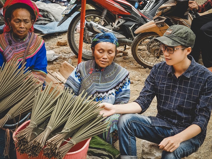 Chợ phiên Cán Cấu là một trong các chợ phiên nổi tiếng ở Lào Cai được yêu thích