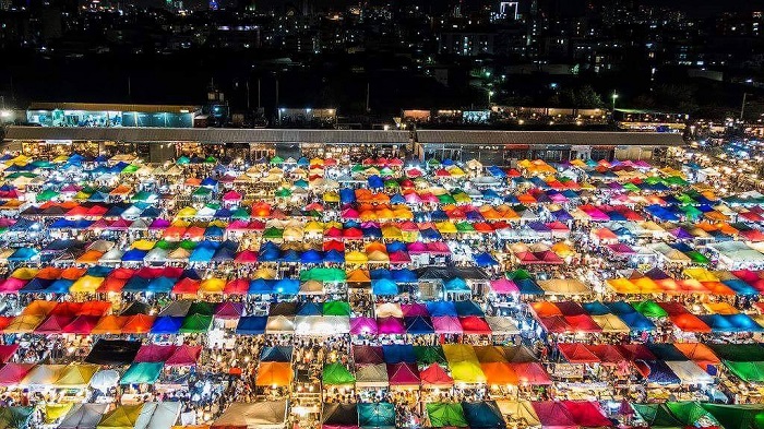 Kinh nghiệm đi chợ đêm Talad Rod Fai Thái Lan 