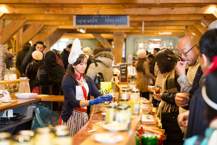 nhiều cửa hàng, xưởng ở làng Zaanse Schans Hà Lan mở cửa tùy theo mùa