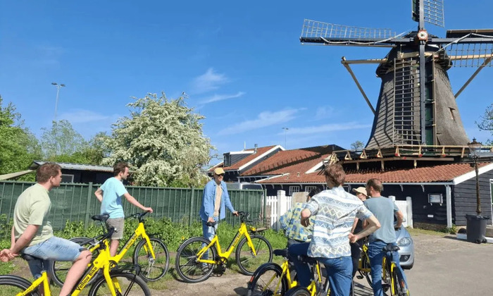 Phương tiện di chuyển đến làng Zaanse Schans Hà Lan là xe bus