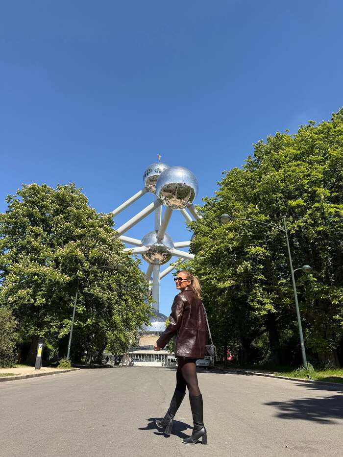 Thời điểm ghé thăm khám phá mô hình phân tử Atomium Bỉ lý tưởng là tháng 4 - tháng 10