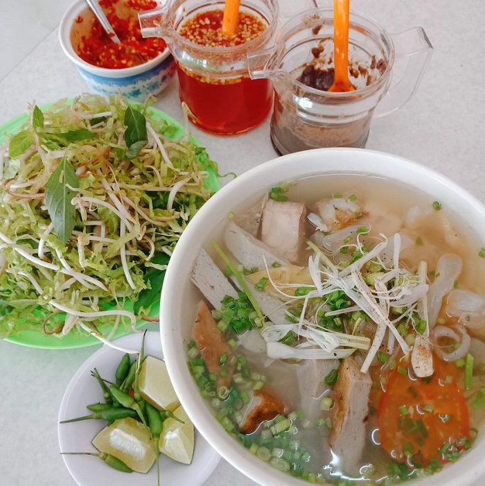 Bún chả cá Nha Trang ngon miệng Nên đi du lịch Nha Trang hay Quy Nhơn