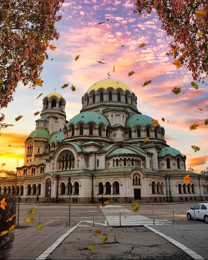 bạn có thể ghé thăm nhà thờ Alexander Nevsky Bulgaria vào bất cứ giai đoạn nào trong năm