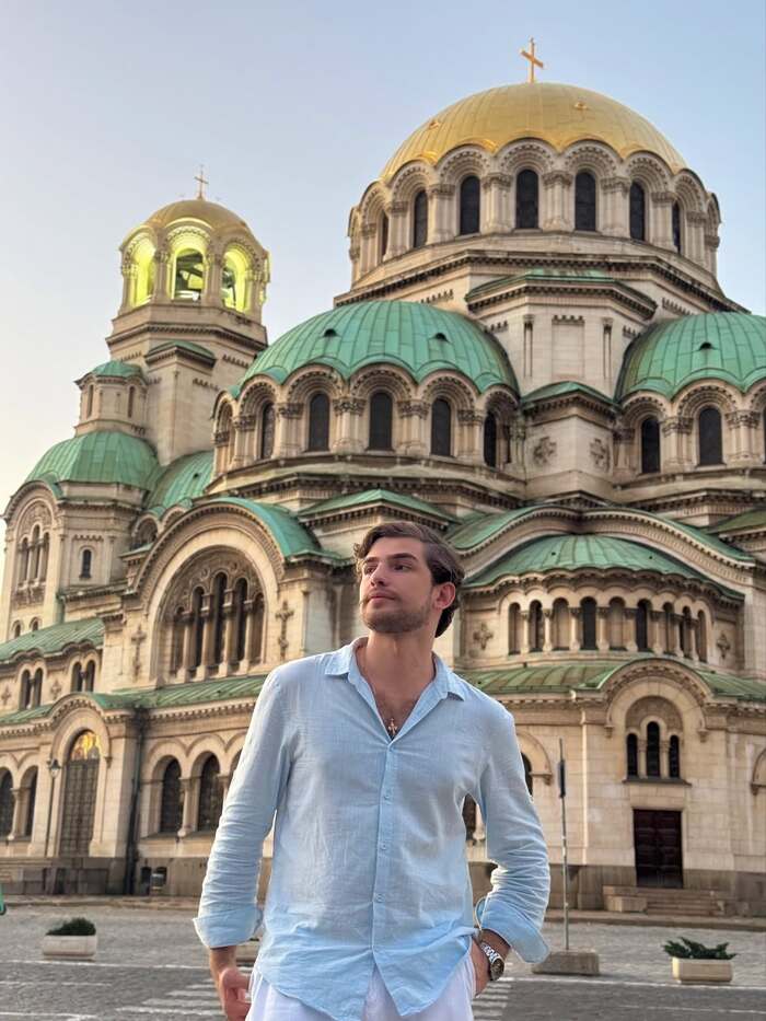 nhà thờ Alexander Nevsky Bulgaria là công trình lịch sử mang tính biểu tượng của thủ đô Sofia