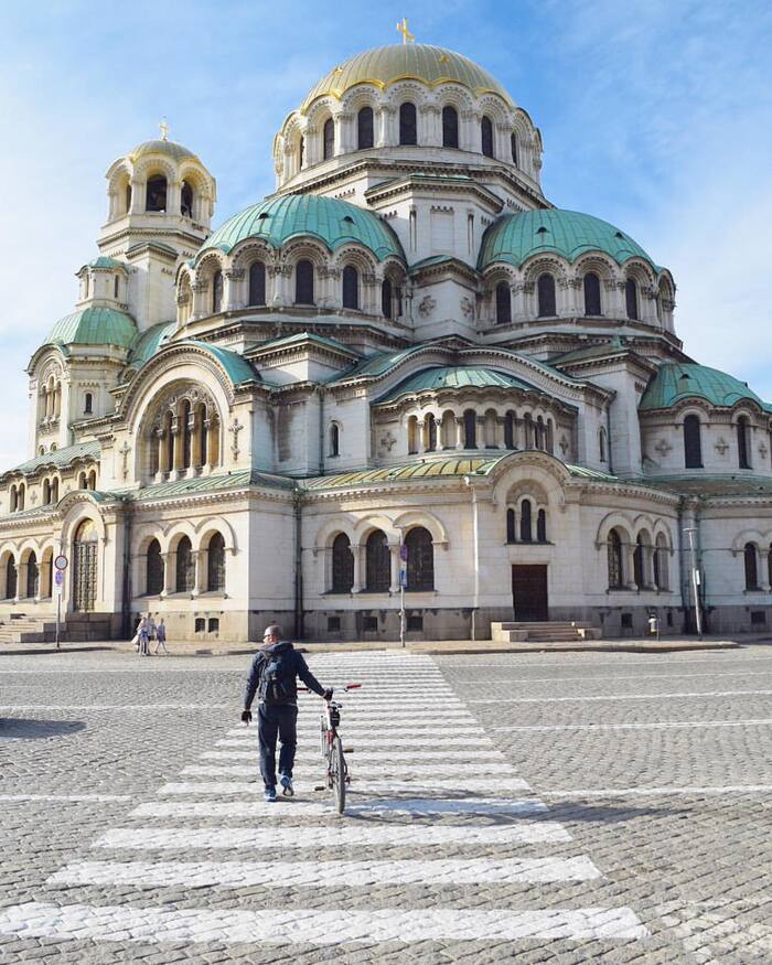 Phương tiện di chuyển đến nhà thờ Alexander Nevsky Bulgaria là xe đạp