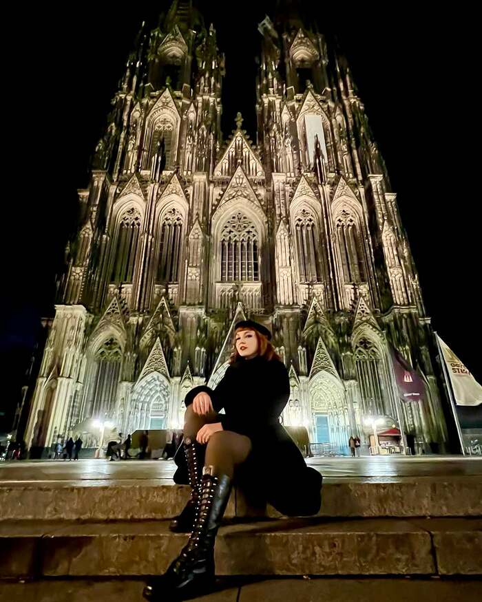 nhà thờ lớn Dom Đức được mệnh danh là tuyệt tác Gothic của châu Âu