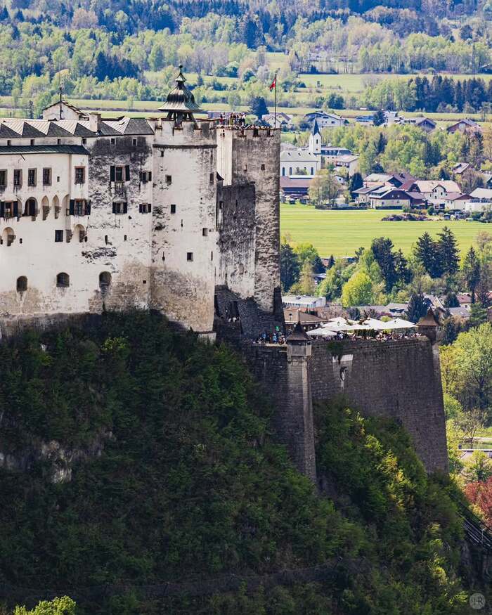 Chiêm ngưỡng kiến trúc pháo đài Hohensalzburg Áo