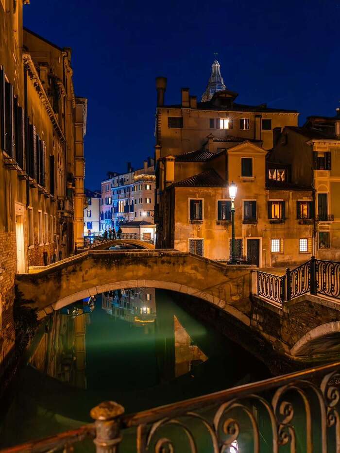 quảng trường San Marco Ý về đêm