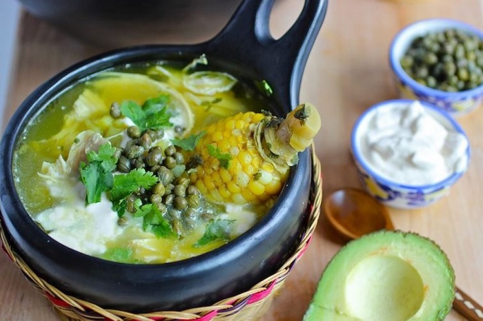 Hãy thưởng thức Ajiaco và cảm nhận hương vị thảo mộc thơm ngon của món ăn hấp dẫn nhất tại Colombia