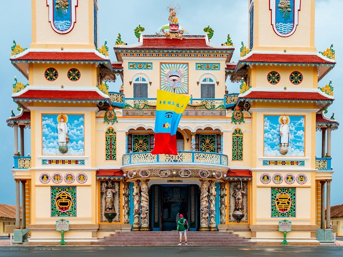 tháng 8 đi du lịch ở đâu đẹp tháng 8 đi du lịch ở đâu đẹp Tòa Thánh Tây Ninh với kiến trúc độc