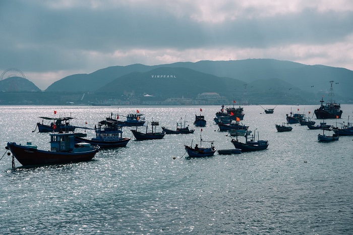 Bạn có thể tới bờ kè làng Chụt Nha Trang bằng bất kỳ phương tiện nào