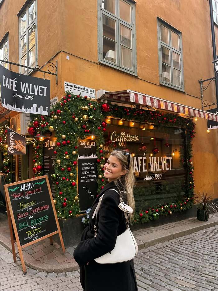 Thời điểm ghé thăm khu phố cổ Gamla Stan Thụy Điển lý tưởng là tháng 5 - tháng 9