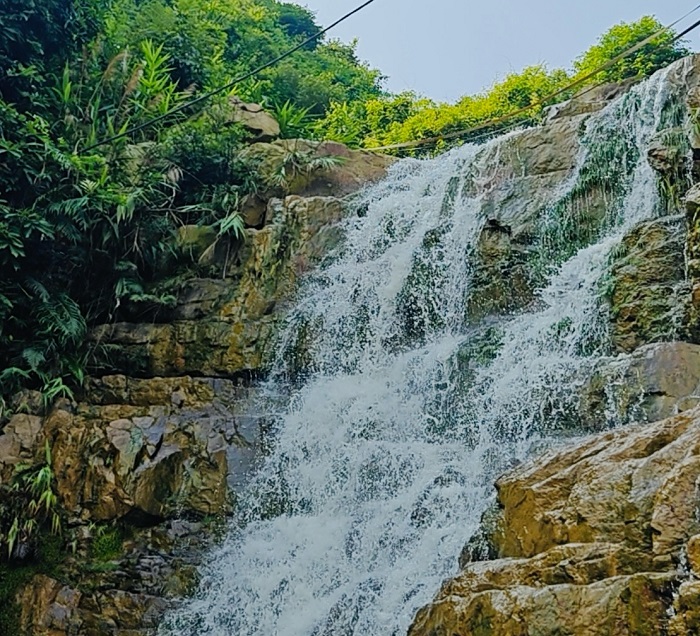 Thác Lựng Xanh Quảng Ninh ở đâu?