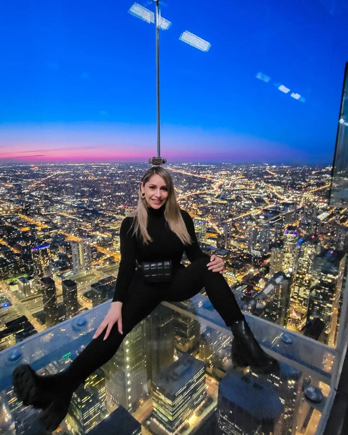 Check-in tòa nhà Willis Tower - Ảnh: X.COM