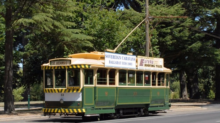 trải nghiệm đi xe điện cổ ở thị trấn Ballarat Úc