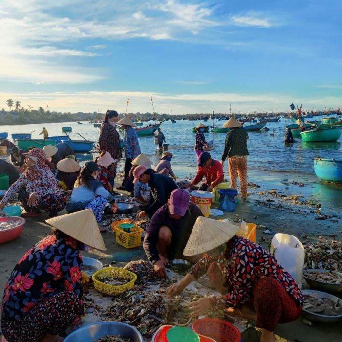 Chợ cá ở làng chài Mũi Né