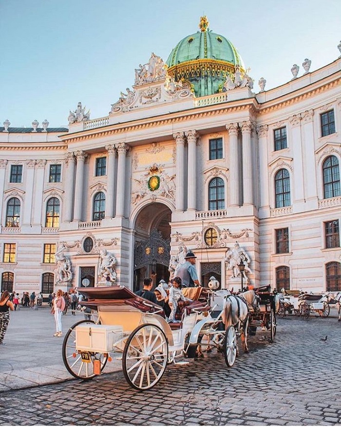 Cung điện Hoàng gia Thành phố Innsbruck nước Áo 