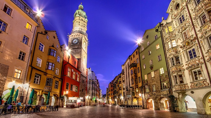 tháp Stradtturm Thành phố Innsbruck nước Áo 