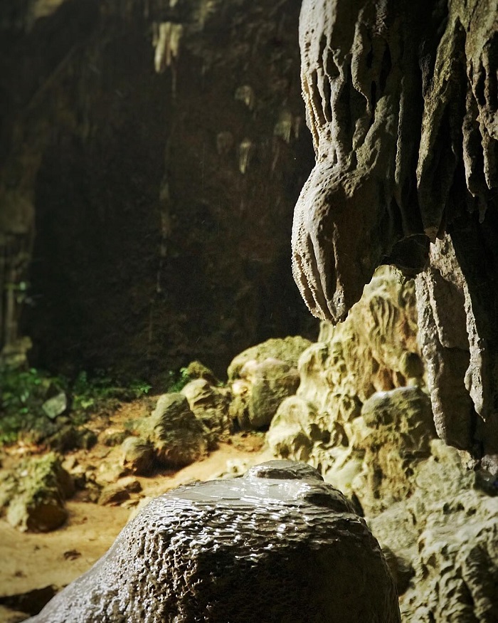 Hang Mỏ Luông Hòa Bình góc nào cũng đẹp