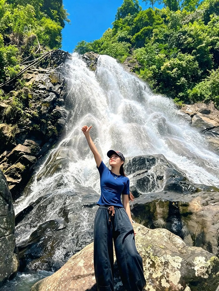 Thác Thậm Thình gần Hồ Xạ Hương Tam Đảo