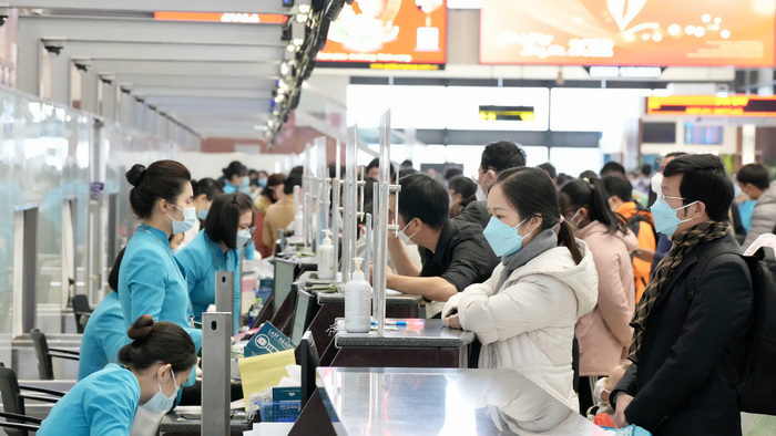 Máy bay delay thì đoàn tour xử lý thế nào? Du khách cần làm gì trong tình huống máy bay delay?