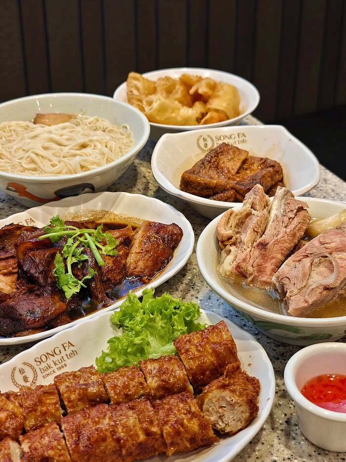 Ở Singapore ăn uống có đắt không? Mẹo tiết kiệm chi phí ăn uống tại Singapore
