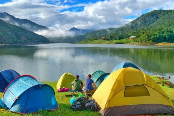 Hồ Séo Mý Tỷ Sapa ẩn mình trên núi, cảnh đẹp 'mười điểm không có nhưng' 