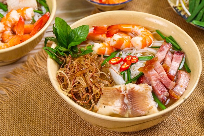 Bún nước lèo food tour miền Tây