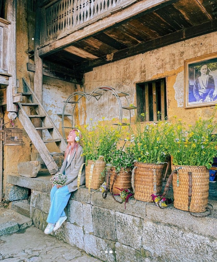 Ngôi nhà hơn 75 năm tuổi là bối cảnh trong bộ phim nổi tiếng Chuyện của Pao mà cung đường vàng Hà Giang đi qua