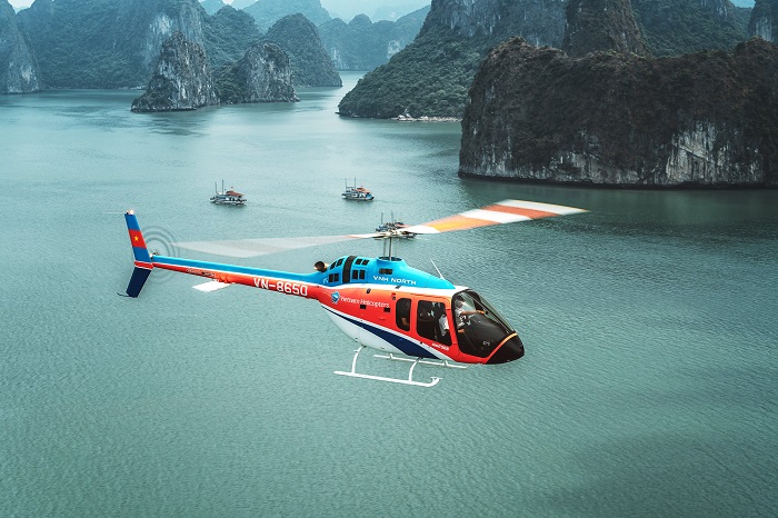 Ngắm Vịnh Hạ Long từ trên cao bằng trực thăng đầy mới mẻ khi du lịch Quảng Ninh mùa đông
