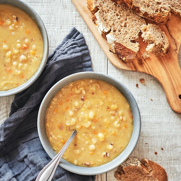 Pea soup là món súp đậu được nấu theo công thức riêng có vị béo nhẹ, thơm ngon - Ảnh: Ricardo Cuisine