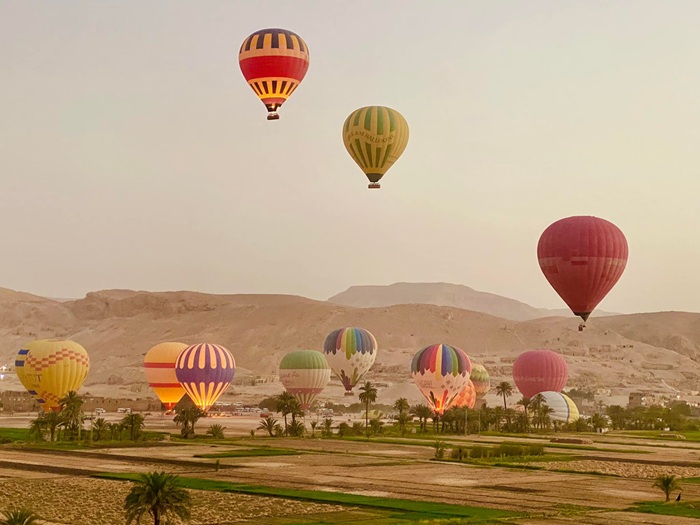 Ngắm bình minh trên khinh khí cầu là trải nghiệm đáng nhớ ở Ai Cập - Ảnh: Tiếp Thị Sài Gòn