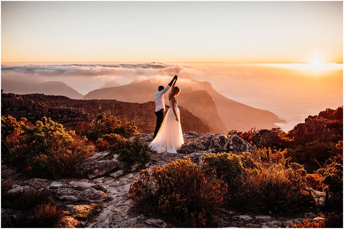 Vẻ đẹp Núi Bàn khi hoàng hôn buông xuống - Ảnh: Lottyh